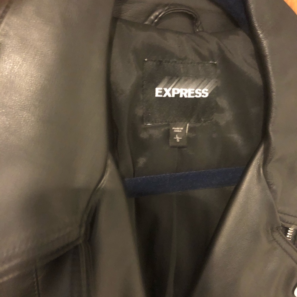 Leather jacket - Picture 3 of 3